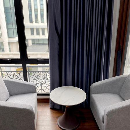 NguyẽN QuyèN Hotel Hanoi Zewnętrze zdjęcie