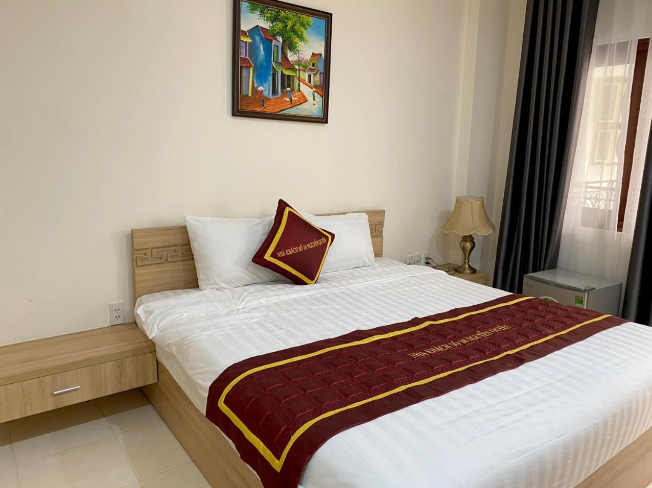 NguyẽN QuyèN Hotel Hanoi Zewnętrze zdjęcie
